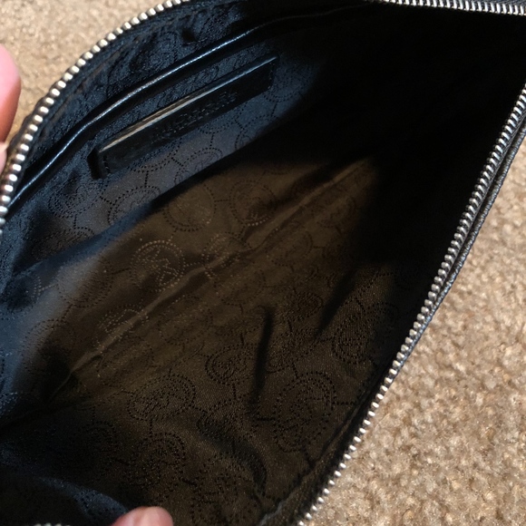 ***NOT FOR SALE***Michael Kors Signature Large Wristlet Clutch - Picture 5 of 8